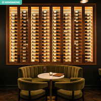 Meubles de restaurant haut de gamme modernes, banquettes d'angle courbées en velours, table à manger en marbre, chaises rembourrées avec accoudoirs