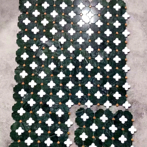 Mosaïque de pierre naturelle rétro vert foncé motif fleur de prunier, carreaux de style français méditerranéen pour maisons anciennes de Shanghai, avec éléments en marbre - Product Image 1