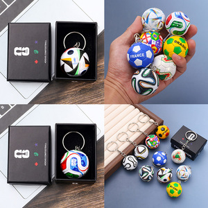 Llavero con Logotipo <span class=keywords><strong>de</strong></span> <span class=keywords><strong>la</strong></span> <span class=keywords><strong>Copa</strong></span> Mundial <span class=keywords><strong>de</strong></span> Fútbol 2026 EE. UU.-Canadá-México, Colgante con Banderas <span class=keywords><strong>de</strong></span> Todos los Países, Ronaldo, para Recuerdo - Product Image 3