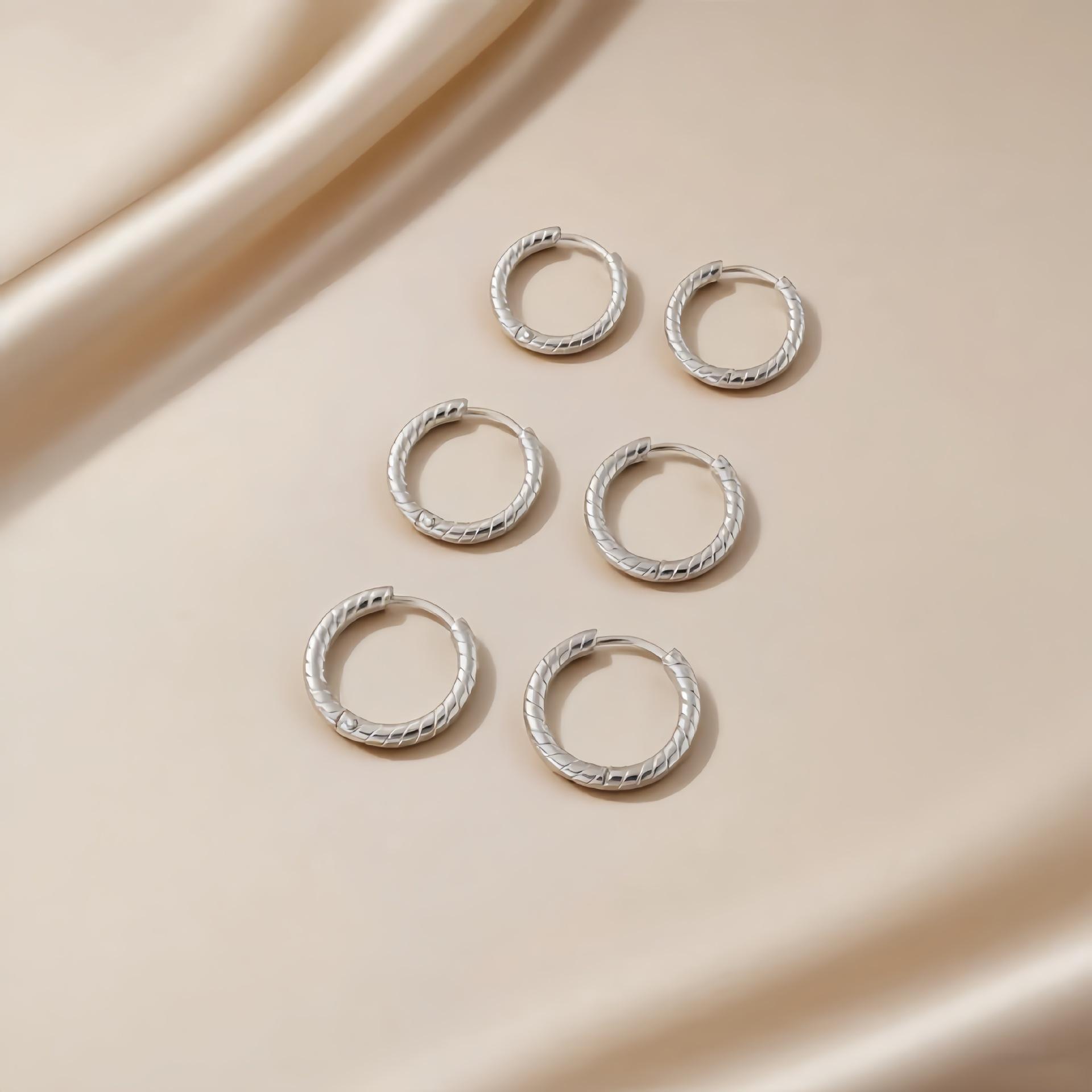 ลายหมุน สีเหล็ก 3 คู่