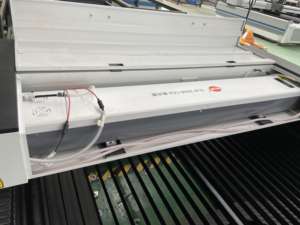 Machine de gravure et de découpe au <span class=keywords><strong>laser</strong></span> CO2 avec table rotative à mise au point automatique pour le bois, l'acrylique, le MDF, l'industrie publicitaire - Product Image 4