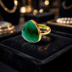 Anillo de Ónix Natural Verde, Anillo de Latón Vintage a la Moda, Chapado en Oro de 18K, Engaste Geométrico con Incrustaciones, Regalo Unisex para Ocasiones Especiales - Product Image 3