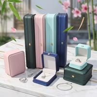 Boîte à bijoux en cuir PU de luxe faite à la main, personnalisée avec logo, pour colliers, bracelets, boucles d'oreilles et bagues – Vente en gros