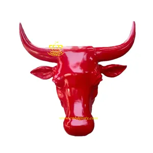 Patung dekorasi gantung seni dinding kerajinan Resin, patung kepala banteng merah serat kaca