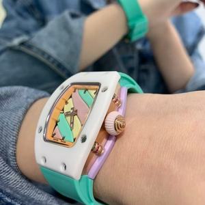 Nouvelles montres pour femmes de style sportif en céramique mécanique de haute qualité, très vendues - Product Image 3