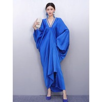 Nouvelle Robe Longue en Satin Perlée Col V Chic Français Ample et Oversize Bleu Royal pour Soirée et Cérémonie – Collection Été 2026 (Vente en Gros)