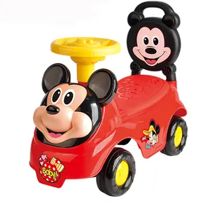 Vente en gros de voiture pour bébé jouet coulissant avec musique trottinette à 4 roues en plastique populaire pour les tout-petits