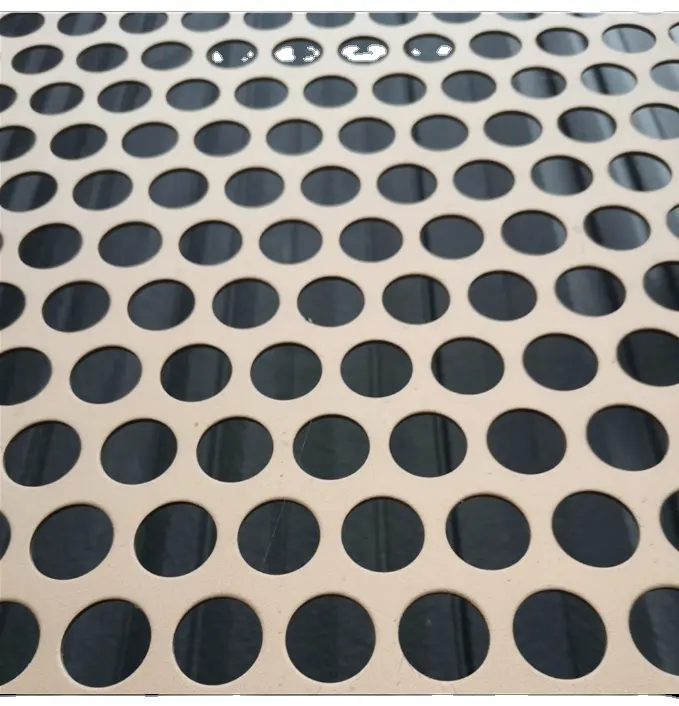 Panneau perforé en aluminium Maille métallique décorative Centres décalés Tôle de poinçonnage en acier inoxydable