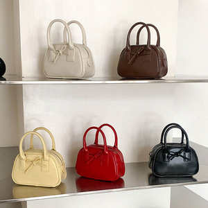 กระเป๋าสะพายไหล่ผู้หญิงแบบดีไซน์เฉพาะตัว กระเป๋าหนัง PU แฟชั่น กระเป๋าสะพายข้างสำหรับสาวๆ - Product Image 2