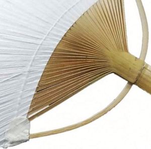 Abanico Redondo Blanco Ecológico Japonés de Bambú Tallado, Arte Folclórico, Recuerdo de Boda para Eventos, Tema Romántico y Elegante - Product Image 6