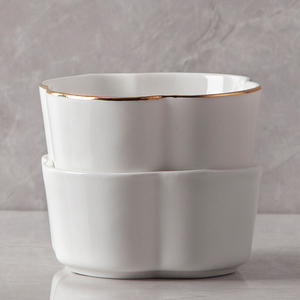 Guangzhou Vente Loisirs Lenues Creative Irrégulière Forme Unique Blanc Or Bord Porcelaine Soucoupe Bol Salé Condiment Plat Ramequin - Product Image 5