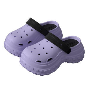 Sepatu Berlubang Dua Warna untuk Wanita Bernapas dan Anti Selip dengan Sol Lembut untuk Mencegah Kebocoran Urin Cocok untuk Pakaian Luar Musim Panas - Product Image 4