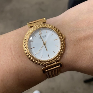 Reloj <span class=keywords><strong>de</strong></span> Lujo para <span class=keywords><strong>Mujer</strong></span> <span class=keywords><strong>GUESS</strong></span> W0933L3, Tono Oro Rosa, Correa Estrecha <span class=keywords><strong>de</strong></span> 18 mm, Cronógrafo <span class=keywords><strong>de</strong></span> Cuarzo, Acero Inoxidable, Diseño Moderno - Product Image 4