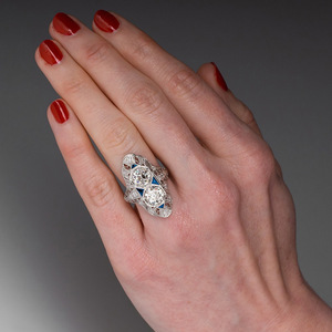 Anello di Lusso con Gemme Geometriche per Donne, Elegante Gioiello da Dito per Feste - Product Image 2
