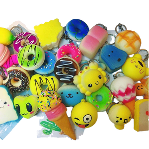 XUYI 30 piezas Kawaii Mini Juguetes Blandos de Comida Simulada (Cupcake, Pan) Llaveros Personalizados Antiestrés Juguetes Sensoriales de PU Suaves Unisex 14 años - Product Image 1