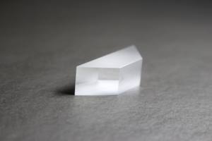 Prisma de Canto em Cubo de Vidro Óptico Personalizável BK7 UV, Sílica Fundida, Safira, ZnSe, CaF2, Si com Revestimento Antirreflexo Marca Ruike 0.1g - Product Image 2