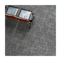 Hochwertige Strukturierte Teppichfliesen auf Lager Kommerzieller Modularer Bodenbelag Elegantes Musterdesign für Chefbüros Ausstellungsräume