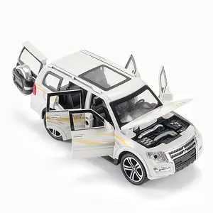 Die casting 1:32 Mitsubishi Pajero Alloy model Car mold sound light pullback 6 door metal ornaments car model