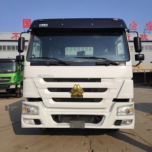 Camión Tractor HOWO Usado de 371HP 6X4 Euro 3 con Motor Diésel Weichai, Volante a la Izquierda y Cámara - Product Image 3