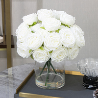 Bouquet de roses artificielles en gros avec vase en verre et arrangement de fleurs en soie pour la décoration intérieure et les événements