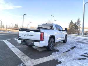 Toyota Tundra 3.5T Automatique d'<span class=keywords><strong>occasion</strong></span> 2022, Spécifications US, Double Turbo, Cabine Double, Conduite à Gauche, Haute Capacité de Remorquage, Direct Usine (pour Toyota Hilux) - Product Image 6