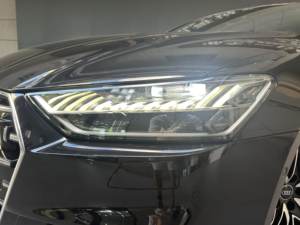 Voiture d'occasion Audi A7L 2022 <span class=keywords><strong>45</strong></span> <span class=keywords><strong>TFSI</strong></span> <span class=keywords><strong>quattro</strong></span> <span class=keywords><strong>S</strong></span>-line Distant Vision Crystal Package (180 kW, 7,6 L/100 km, empattement 3026 mm) - Product Image 5