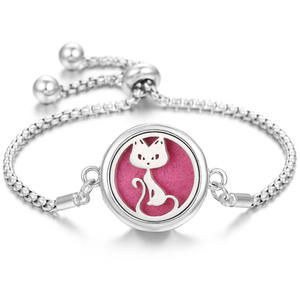 Bracelet ajustable avec pendentif médaillon parfumé à l'arôme de fleur de vie - Product Image 1