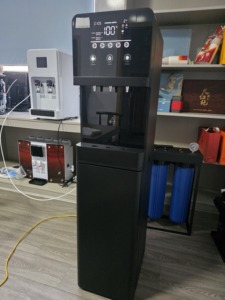Purificateur d'eau personnalisable pour hôtel et maison, avec osmose inverse et filtration UF, distributeur d'eau chaude et froide 3-en-1 - Product Image 3