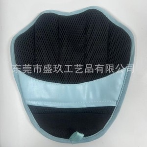 ถุงมือกำจัดขนสัตว์เลี้ยงแบบ OEM ผ้าโพลีเอสเตอร์ หวีกลม สำหรับสุนัขขนยาว อุปกรณ์กรูมมิ่ง - Product Image 4