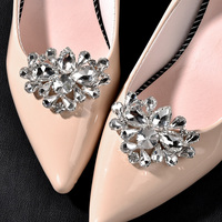 Clips de chaussures en strass de cristal en gros, boucles de chaussures détachables faciles à clipser en forme de fleur pour femmes, pour mariages, sandales à talons hauts