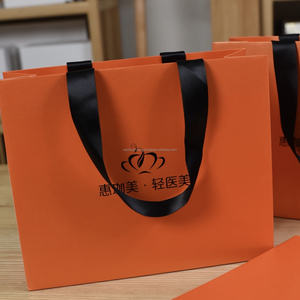 Bolsa de Papel con Logotipo Personalizado en Relieve, Clásica, Resistente, con Revestimiento Mate, Asa de Cuerda de Algodón, Tamaño Personalizado, para Compras, Empaque y Promoción - Product Image 3