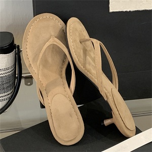Nouvelles tongs de plage décontractées pour femmes, tendance été 2025, respirantes, douces et confortables, à bout ouvert, avec plateforme design. - Product Image 1
