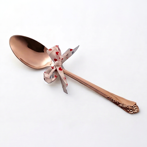 Cuillère à thé plaquée or rose avec ruban en forme de cœur, design vintage, long manche, finition miroir, vaisselle de mariage, cuillères décoratives - Product Image 1