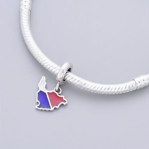 สร้อยข้อมือลูกปัดเงินแท้ 925 ลายธงชาติอารูบา ไซปรัส และเซนต์ลูเซีย ยี่ห้อ Pan Charms เข้ากับสร้อยข้อมือแท้ ดีไซน์ทันสมัย รับประกันคุณภาพ เครื่องประดับคุณภาพสูง - Product Image 4