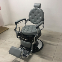 Kursi Barber Mewah Hitam dan Emas dengan Sandaran Ergonomis yang Dapat Direbahkan, Peralatan Salon untuk Penataan Rambut