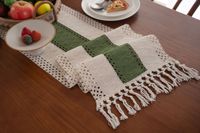 Chemin de table tissé à franges rayées en coton fait main avec longues pampilles, idéal pour la décoration de meuble TV et de table à manger - Vente en gros