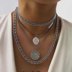 Set di 4 Collane con Ciondolo Rotondo Multistrato in Oro/Argento, Stile Hip Hop Esagerato, Catena Spessa Retrò - Product Image 4
