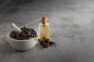 Aceite de Nagarmotha de Alta Calidad, Aceite Natural de Cyperus Rotundus Prensado en Frío, Aceite Puro para Cuidado del Cabello, Cuidado de la Piel y Fragancias - Product Image 2