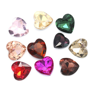 Fabricant d'accessoires de bijoux DIY en gros, diamant cœur à fond pointu, diamant cœur à fond argenté, diamant collé sur surface inférieure - Product Image 3