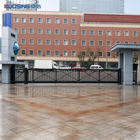 Portail coulissant cantilever peu encombrant avec fonctionnement à glissement latéral pour allées, zones de stationnement, usines et véhicules à circulation restreinte