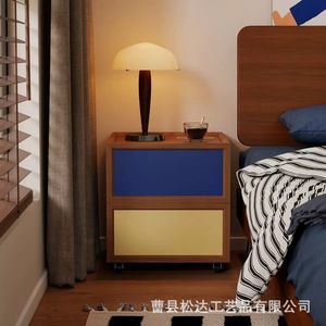Mesita de noche moderna minimalista de madera, gabinete de almacenamiento de madera maciza de doble capa, estante giratorio para uso doméstico en dormitorios. - Product Image 5