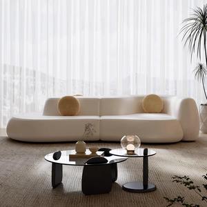 Sofá de Cuero Crema en Forma de S, Diseño de Arco, Muebles Modernos para Sala de Estar - Product Image 3