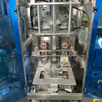Automatische pneumatische Flüssigkeits- und Getränkeverpackungsmaschine mit Rückversiegelung und Winkelschnitt für Beutel, 220-520 mm Folienbreite, PLC-Motor, Fernbedienung