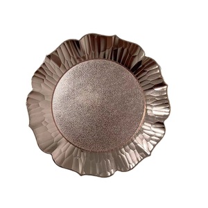 Factory Wholesale Modern Luxury 13 Inch Plastic Charger Plates for Wedding Party Decoration