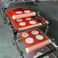 Machine automatique de production de tortillas, chapatis, rotis et crêpes de canard rôti avec convoyeur