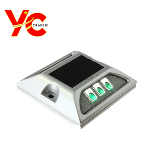 Perno prisionero solar caliente del camino del reflector del <span class=keywords><strong>ojo</strong></span> <span class=keywords><strong>de</strong></span> <span class=keywords><strong>gato</strong></span> <span class=keywords><strong>de</strong></span> la seguridad <span class=keywords><strong>vial</strong></span> LED <span class=keywords><strong>de</strong></span> la venta - Product Image 3