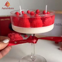 Bougie aromatique en cire de soja en forme de fraise pour femmes - Cadeau de remise de diplôme, design mignon, parfumée, écologique, décoration de chambre