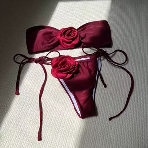 En stock, ensemble de bikini brésilien bandeau à une épaule en 2 pièces, motifs léopard et à carreaux, décoration florale 3D, matière en mousseline - Product Image 3