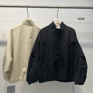 Veste matelassée unisexe moderne et écologique, service OEM, conception de logo personnalisé, fermeture éclair, légère, pour le sport, la remise en forme et les activités de plein air - Product Image 2