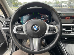 <span class=keywords><strong>BMW</strong></span> <span class=keywords><strong>Serie</strong></span> <span class=keywords><strong>3</strong></span> 2022 320Li M Sport Package Usata, Berlina di Lusso di Medie <span class=keywords><strong>Dimensioni</strong></span> per Esportazione Globale, Auto di Seconda Mano - Product Image 5